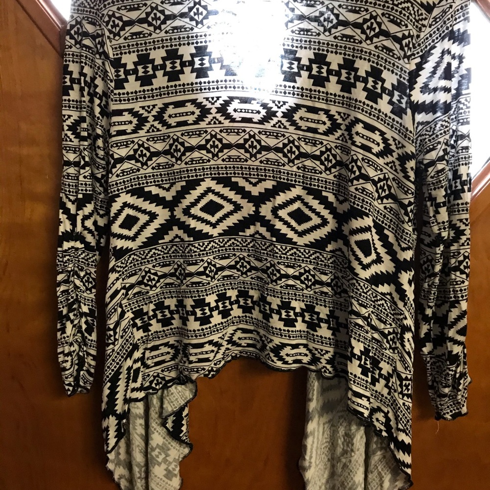 ABOUT A GIRL. Sz S cardigan with 1/2 sleeves - Picture 4 of 4